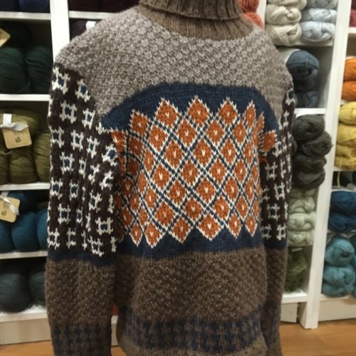 Tinka sweater barn